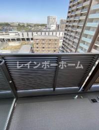 バルコニー　※別部屋参考写真です　現況優先です。暖かな日差しのふりそそぐ