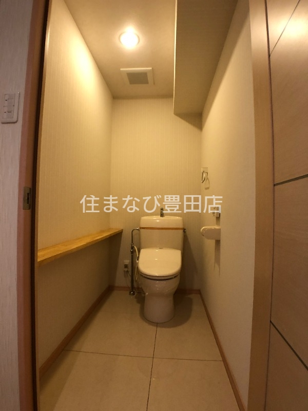 トイレ　同型写真