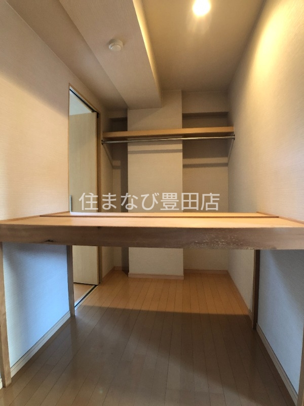 収納　同型写真