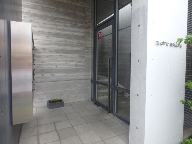 エントランス　建物入り口