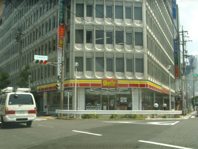 コンビニ　ヤマザキ（コンビニ）まで220m