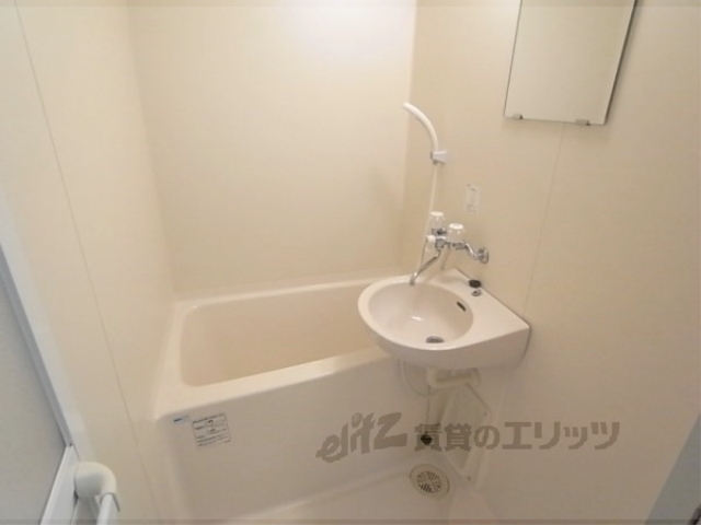 バス・シャワールーム　バス