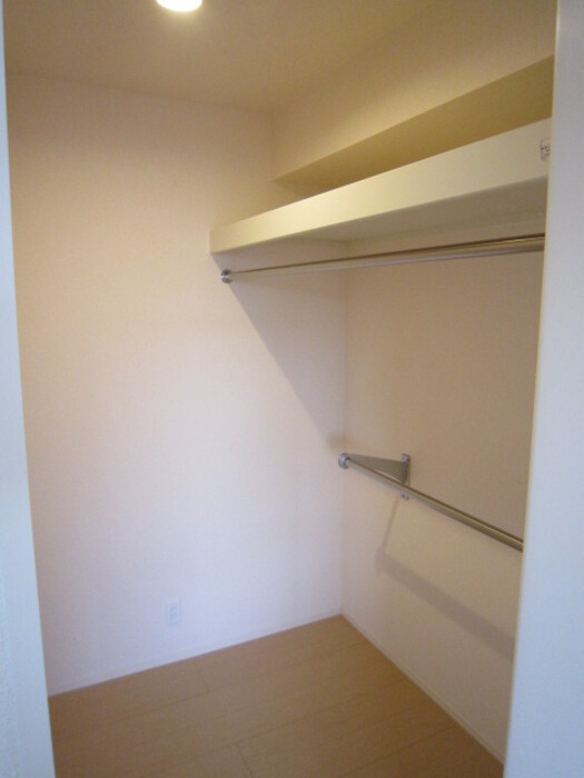 収納　ウォークインクローゼット