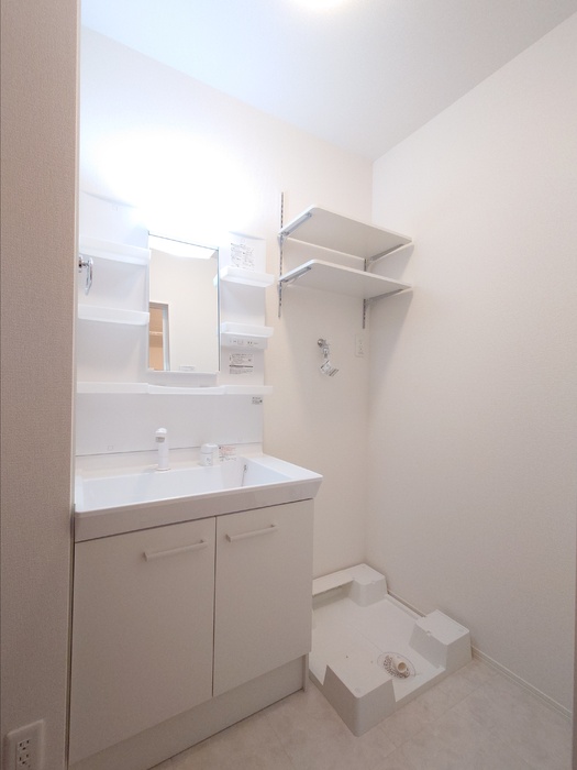 洗面設備　洗面室（洗髪洗面化粧台、洗濯機置き場）