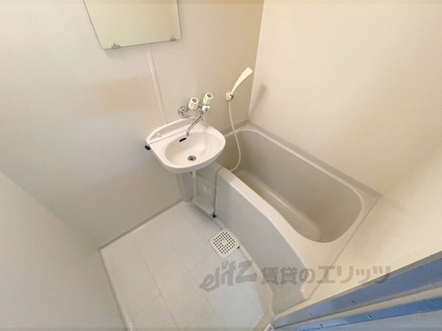 バス・シャワールーム　バス