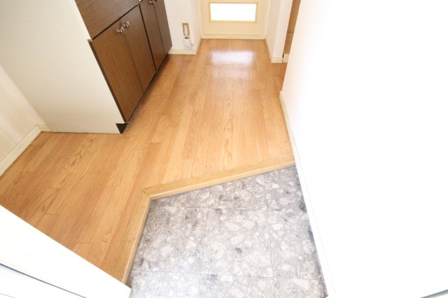玄関　※同物件別号室の写真になります