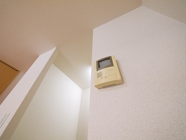 セキュリティ　TVモニター付きインターフォンです