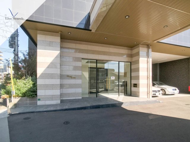 エントランス　ゆとりのあるエントランスです