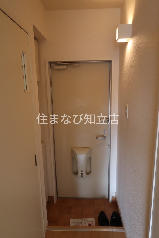 玄関　同型別部屋写真