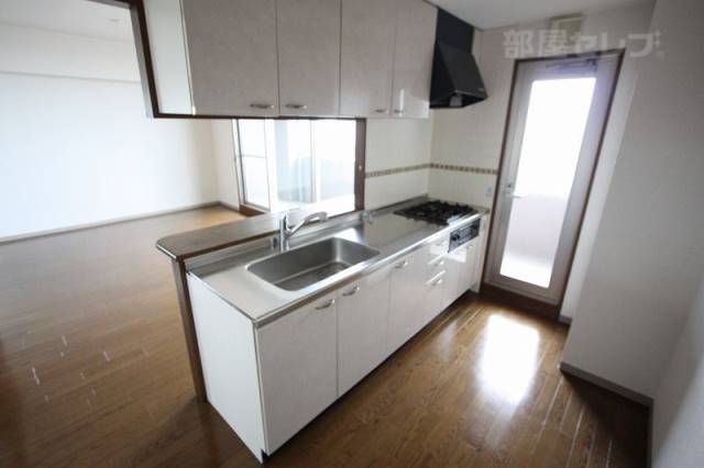 キッチン　配膳も楽々対面キッチン