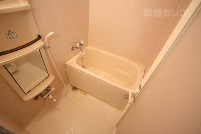 バス・シャワールーム　追い焚き機能付きバスルーム