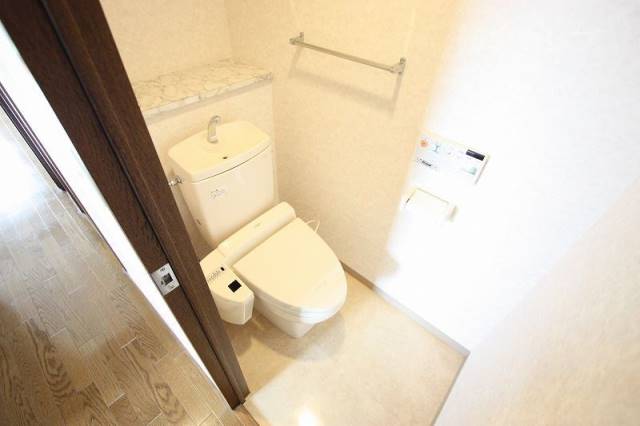 トイレ　手元スイッチ付きトイレ