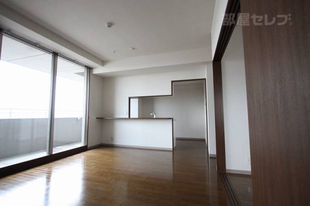 居室・リビング　明るいＬＤＫ