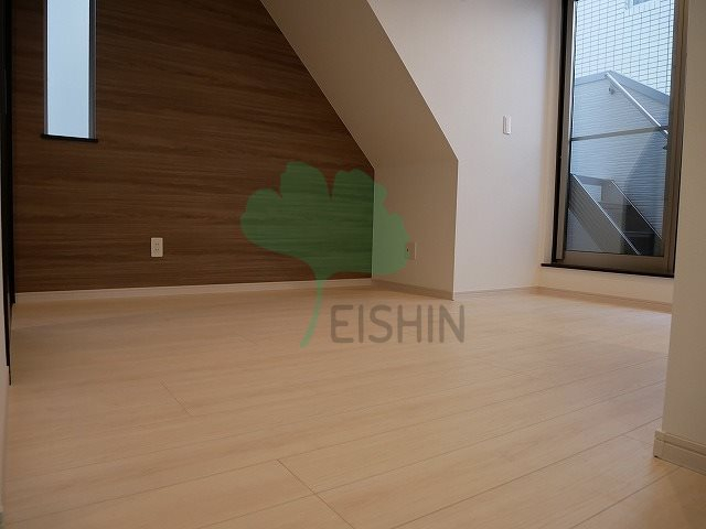 居室・リビング　使いやすい形の洋室です！アレンジ自由自在の広々空間です！