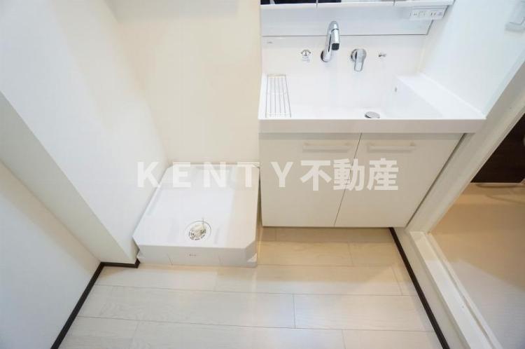 洗面設備　スペースが確保できる洗面所です