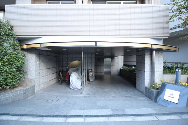 エントランス　パレステュディオ小石川後楽園　文京区春日1