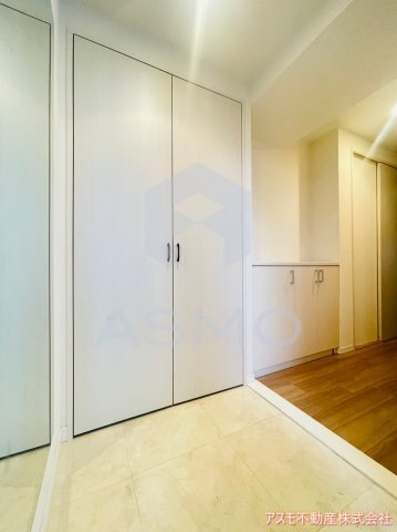 玄関　同マンション別部屋　参考写真