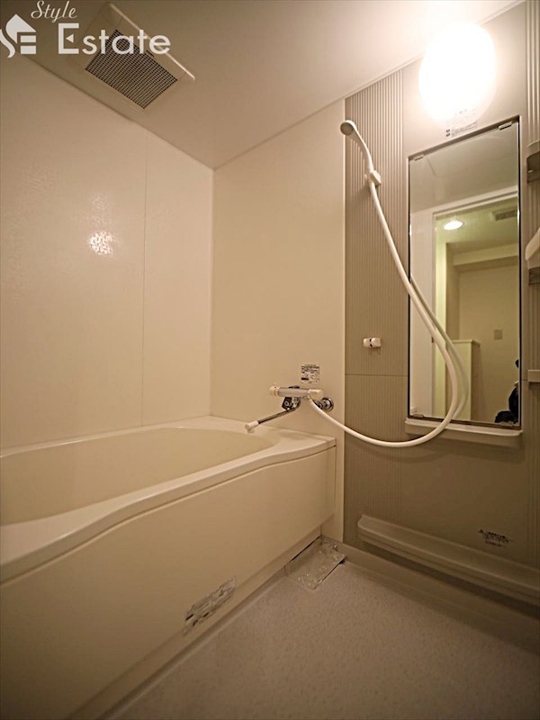 バス・シャワールーム　バスルーム　追い炊き機能付き