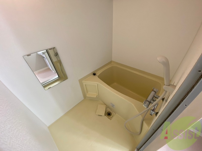 バス・シャワールーム　お風呂になります。一日の疲れを癒してくださいね。