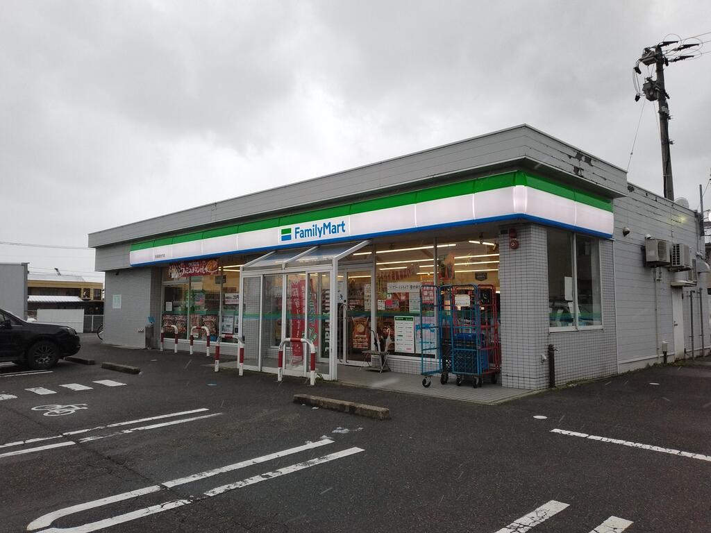 コンビニ　ファミリーマート新潟逢谷内店（コンビニ）まで406m