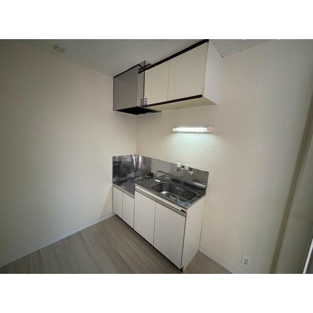 キッチン　コンパクトなキッチンで掃除もラクラク