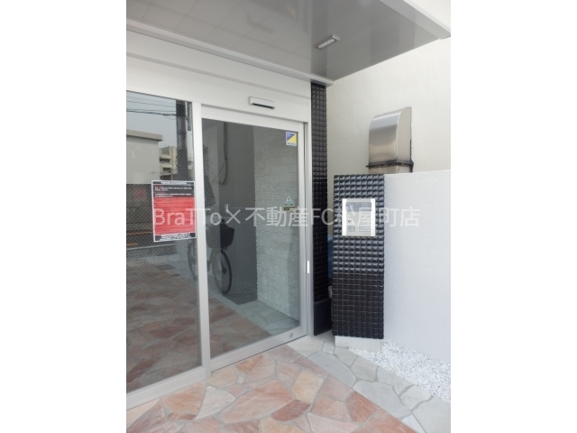 エントランス　マンション共有部分（オートロック付き）