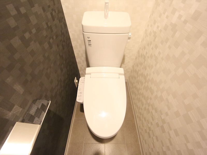 トイレ　温水洗浄暖房便座付トイレ