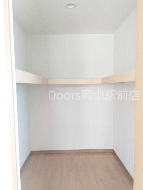 収納　ウォークインクローゼット