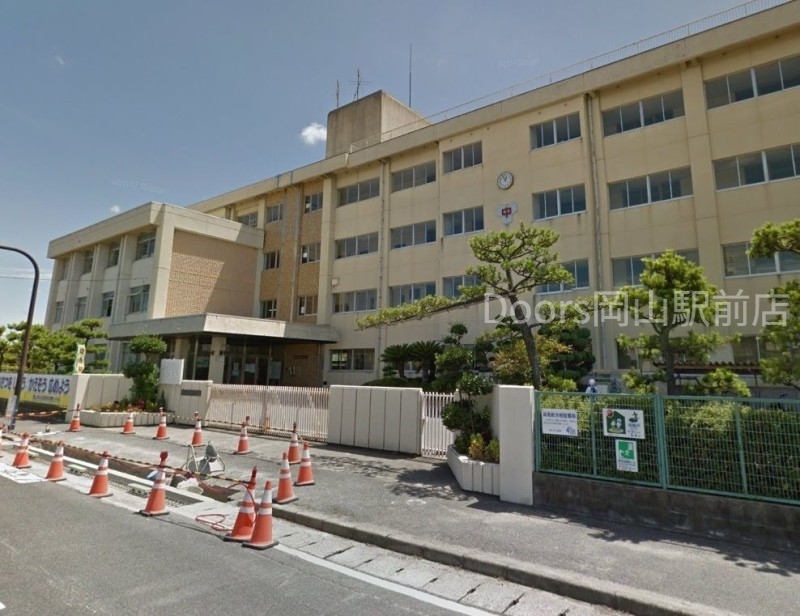 中学校　岡山市立芳田中学校（中学校）まで1872m