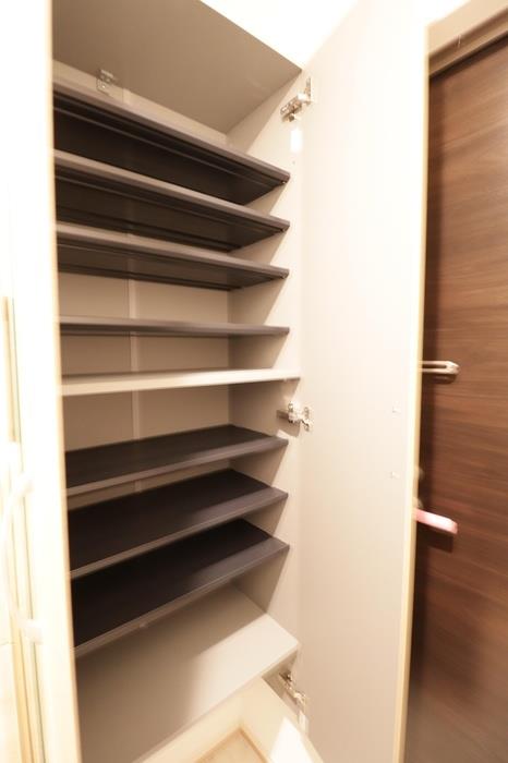 収納　シューズボックス