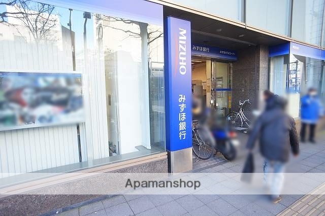 銀行　みずほ銀行川崎支店（銀行）まで607m