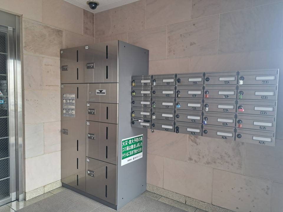 エントランス　宅配ボックス
