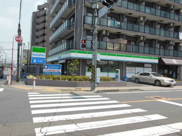 コンビニ　ファミリーマート（コンビニ）まで100m
