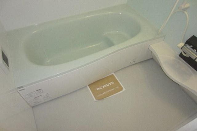バス・シャワールーム　一坪バスでゆったり出来ます。