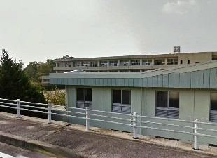 中学校　岡崎市立新香山中学校（中学校）まで1968m