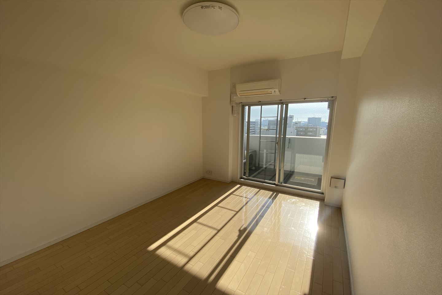 居室・リビング　☆同マンション別室の写真です☆