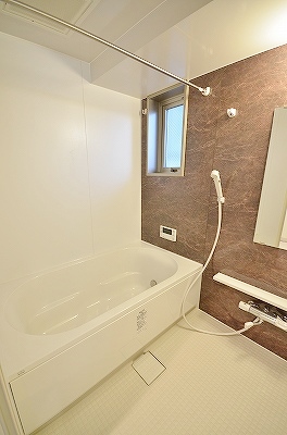 バス・シャワールーム　★追い焚き機能付き浴室★