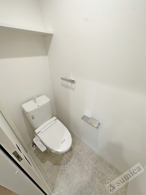 トイレ　温水洗浄便座付き♪♪