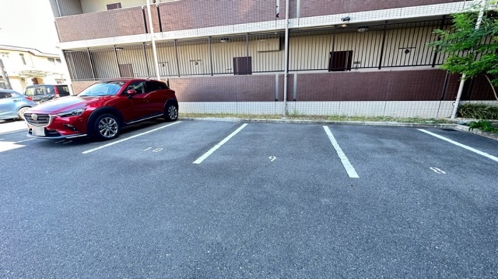 駐車場　駐車場完備です