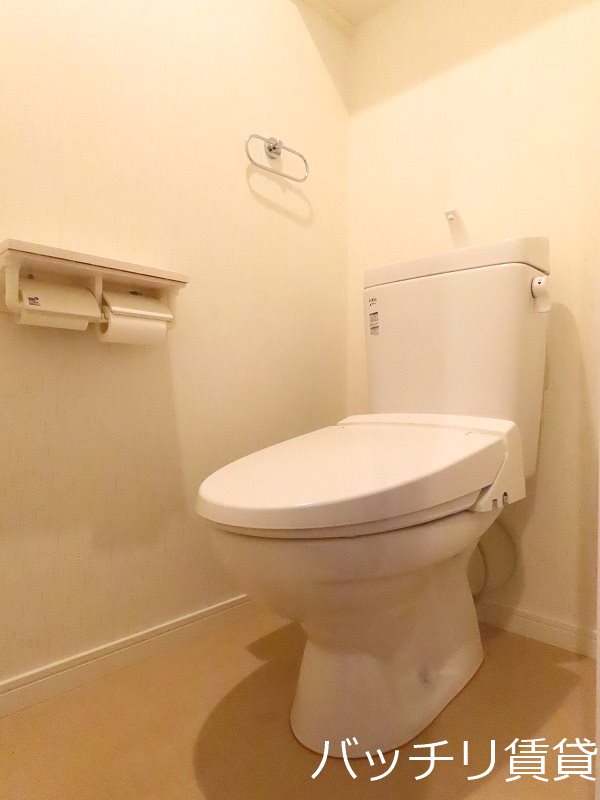 トイレ　画像は別号室写真の為、現状を優先いたします。