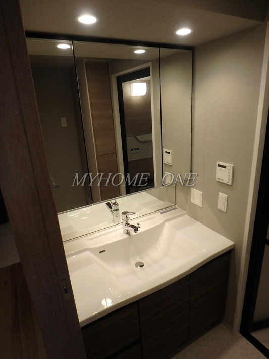 洗面設備　洗髪洗面化粧台