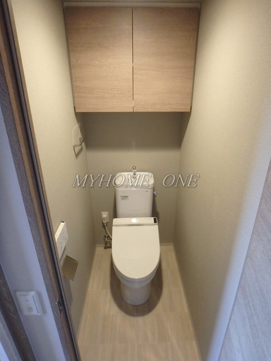 トイレ　温水洗浄便座