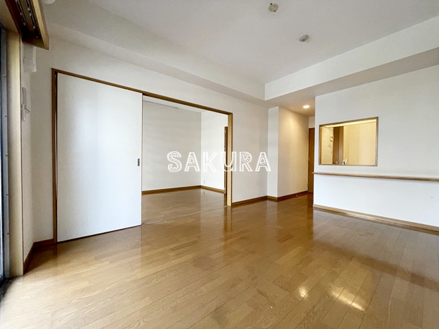 居室・リビング　使いやすい形の為、レイアウトを楽しめます♪