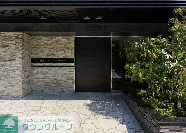 エントランス　高級分譲賃貸マンションです♪