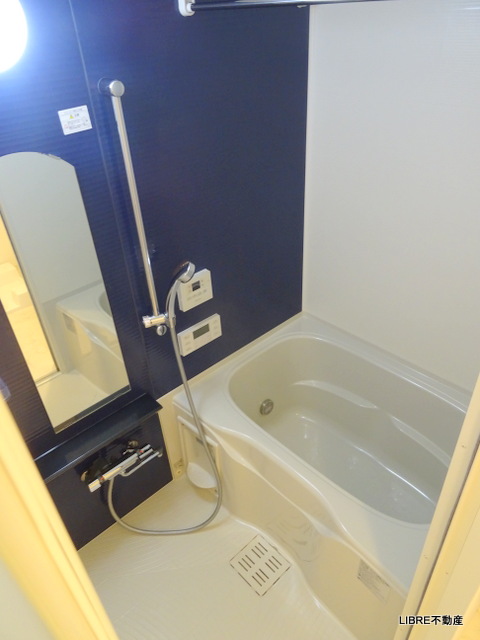 バス・シャワールーム　浴室乾燥機付き！