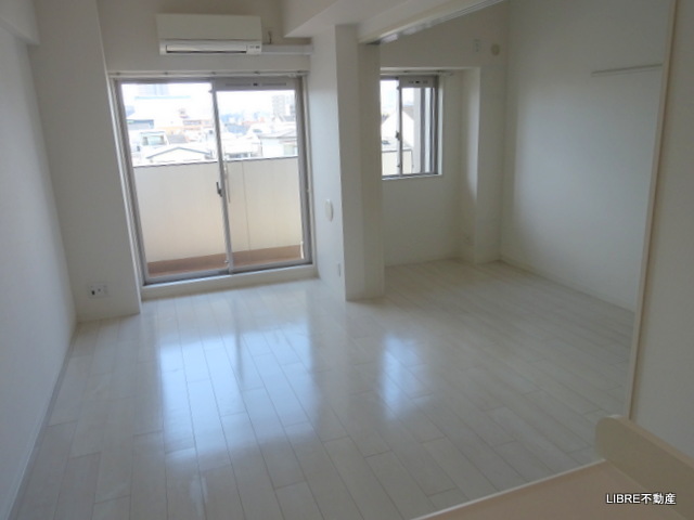 居室・リビング　広めの室内！