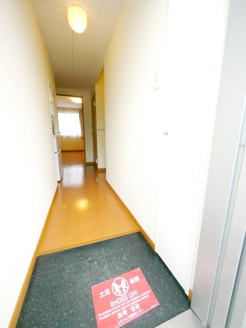 玄関　※同タイプの別室によるイメージです。