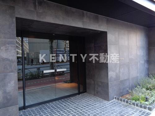 エントランス　落ち着いたエントランスです