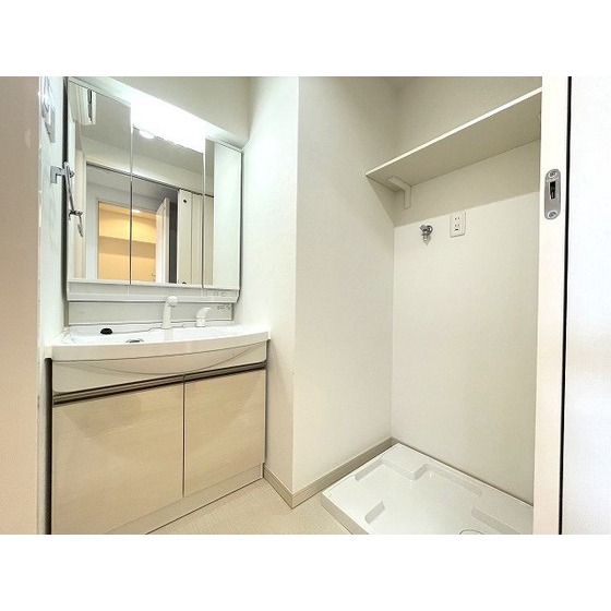 洗面設備　※別部屋写真、現況優先