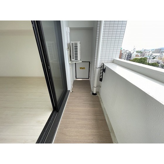 バルコニー　※別部屋写真、現況優先